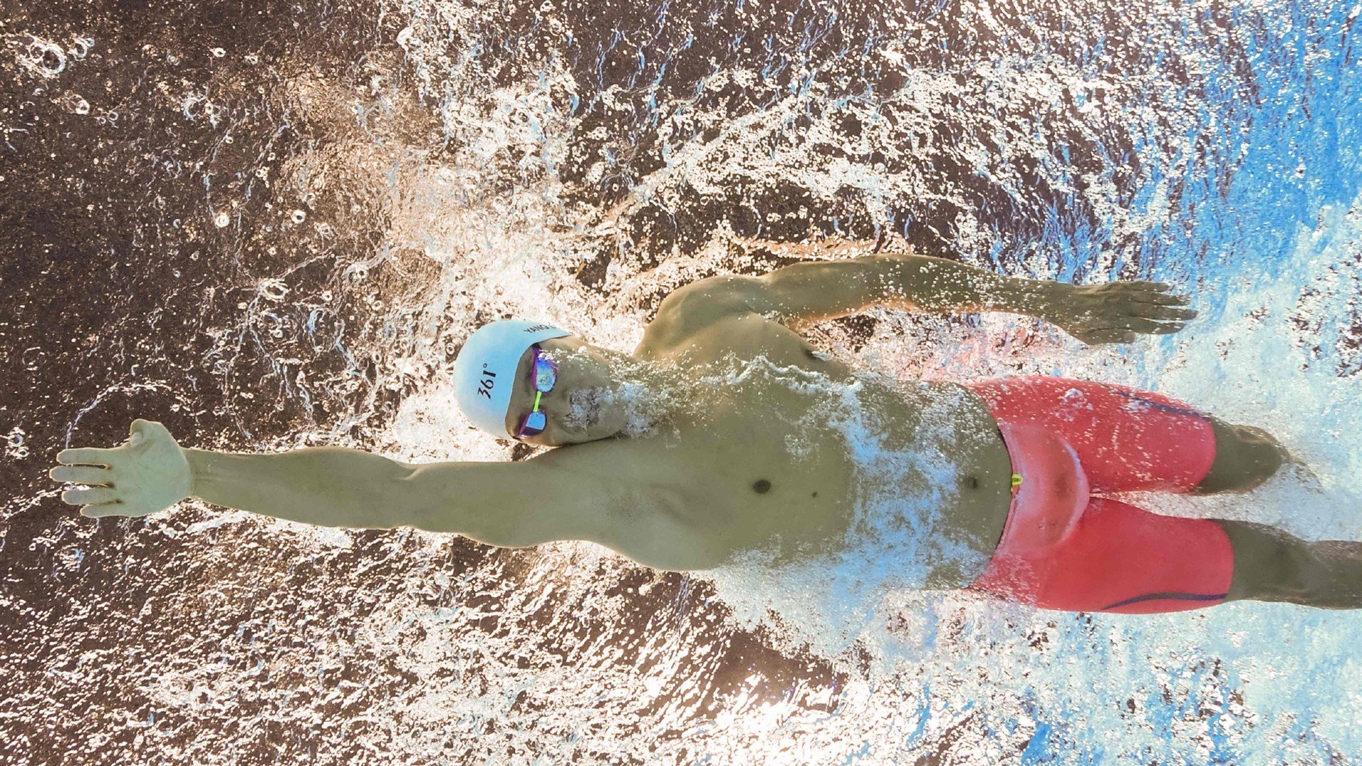 谷爱凌再创历史!自由式滑雪世界杯夺冠,剑指2026冬奥金牌