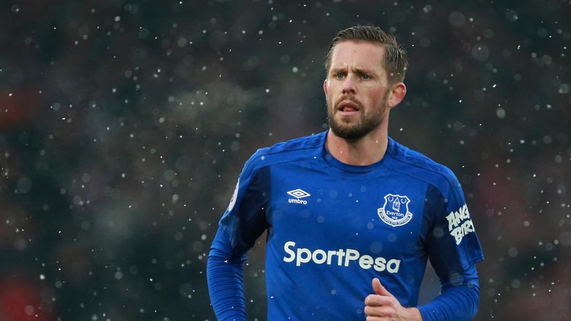 英超争冠白热化,曼城、阿森纳、利物浦三强鼎立,赛季末悬念迭起